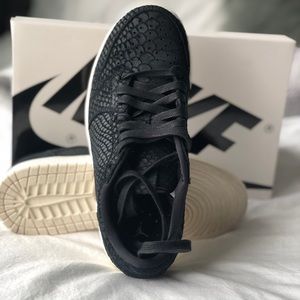 Nike Women’s Air Jordan 1 RE